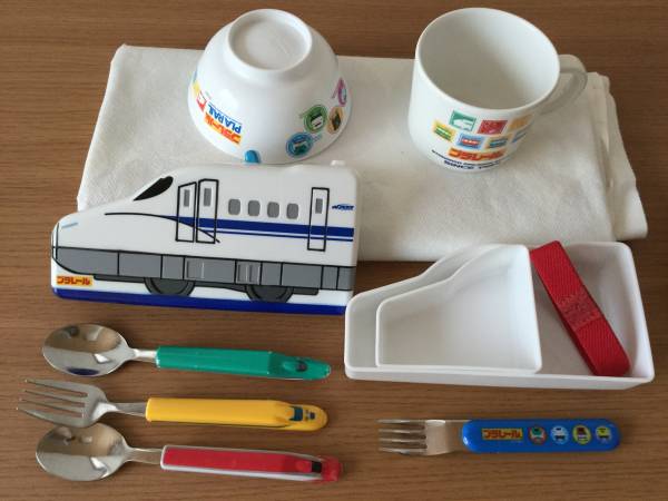 プラレールplarail食器 カトラリー お弁当箱など10点セットトミカtomika新幹線パトカー車はたらく機関車キッズプレート皿コップ離乳食 プレート 皿 売買されたオークション情報 Yahooの商品情報をアーカイブ公開 オークファン Aucfan Com