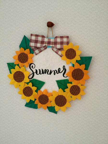 折り紙 リース 夏 ひまわり 壁面飾り 保育園 施設 折り紙 千代紙 売買されたオークション情報 Yahooの商品情報をアーカイブ公開 オークファン Aucfan Com