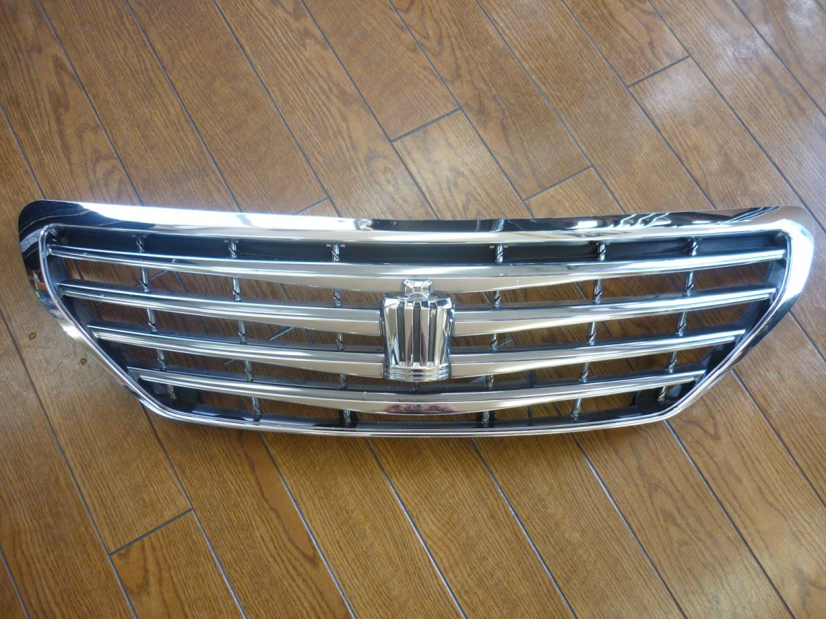 ２００系 クラウン ロイヤル 前期型 純正グリル クラウンエンブレム付 フロント 売買されたオークション情報 Yahooの商品情報をアーカイブ公開 オークファン Aucfan Com