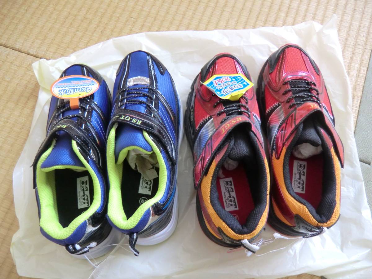 タグ付き ｒｓ ｇｔ 光るスニーカー 他計２足 ２３センチ 運動靴 23cm 売買されたオークション情報 Yahooの商品情報をアーカイブ公開 オークファン Aucfan Com