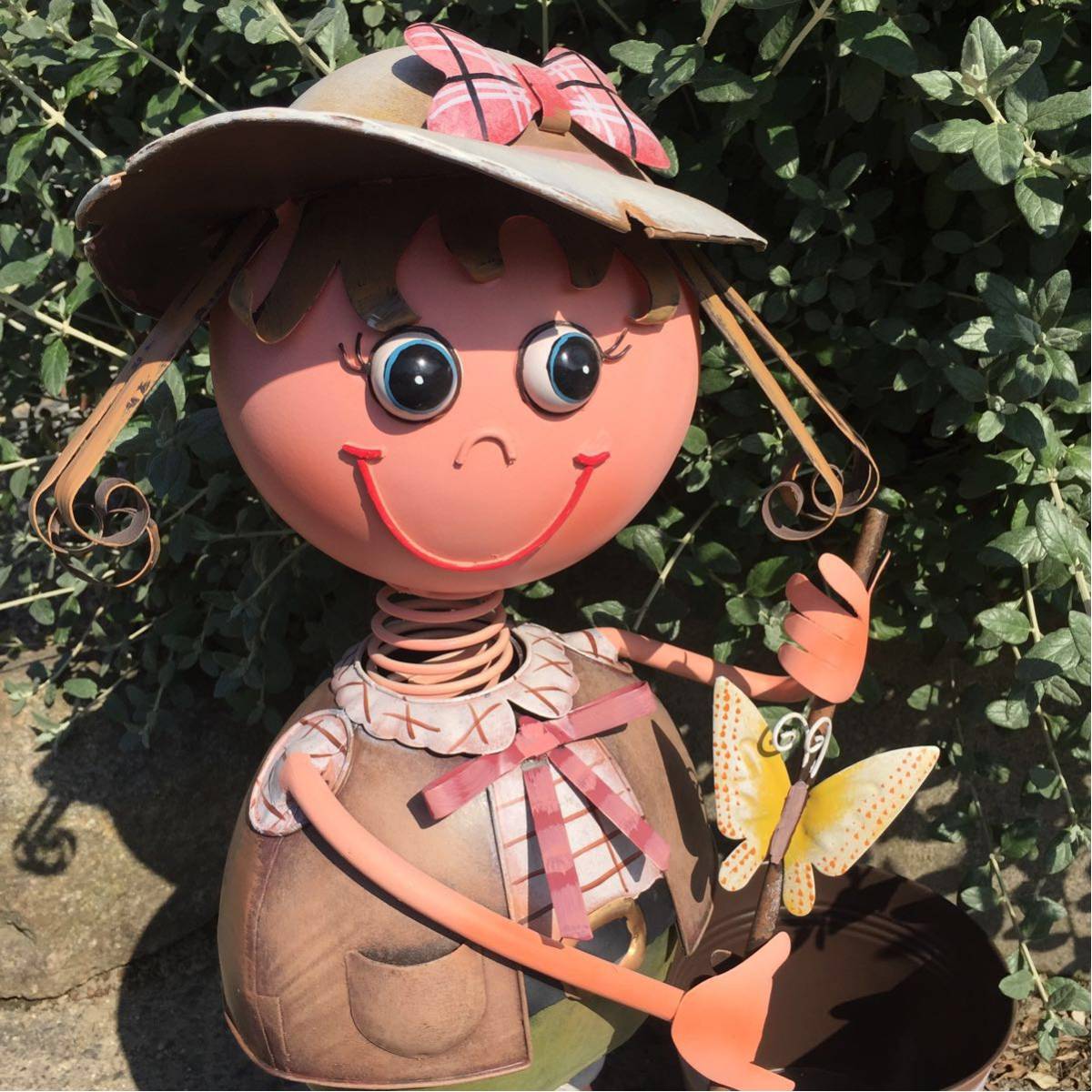 ガーデニング ブリキ人形 ブリキ植木鉢入れ ガーデニングにぴったりのかわいいブリキの女の子 アクセント オーナメント 売買されたオークション情報 Yahooの商品情報をアーカイブ公開 オークファン Aucfan Com