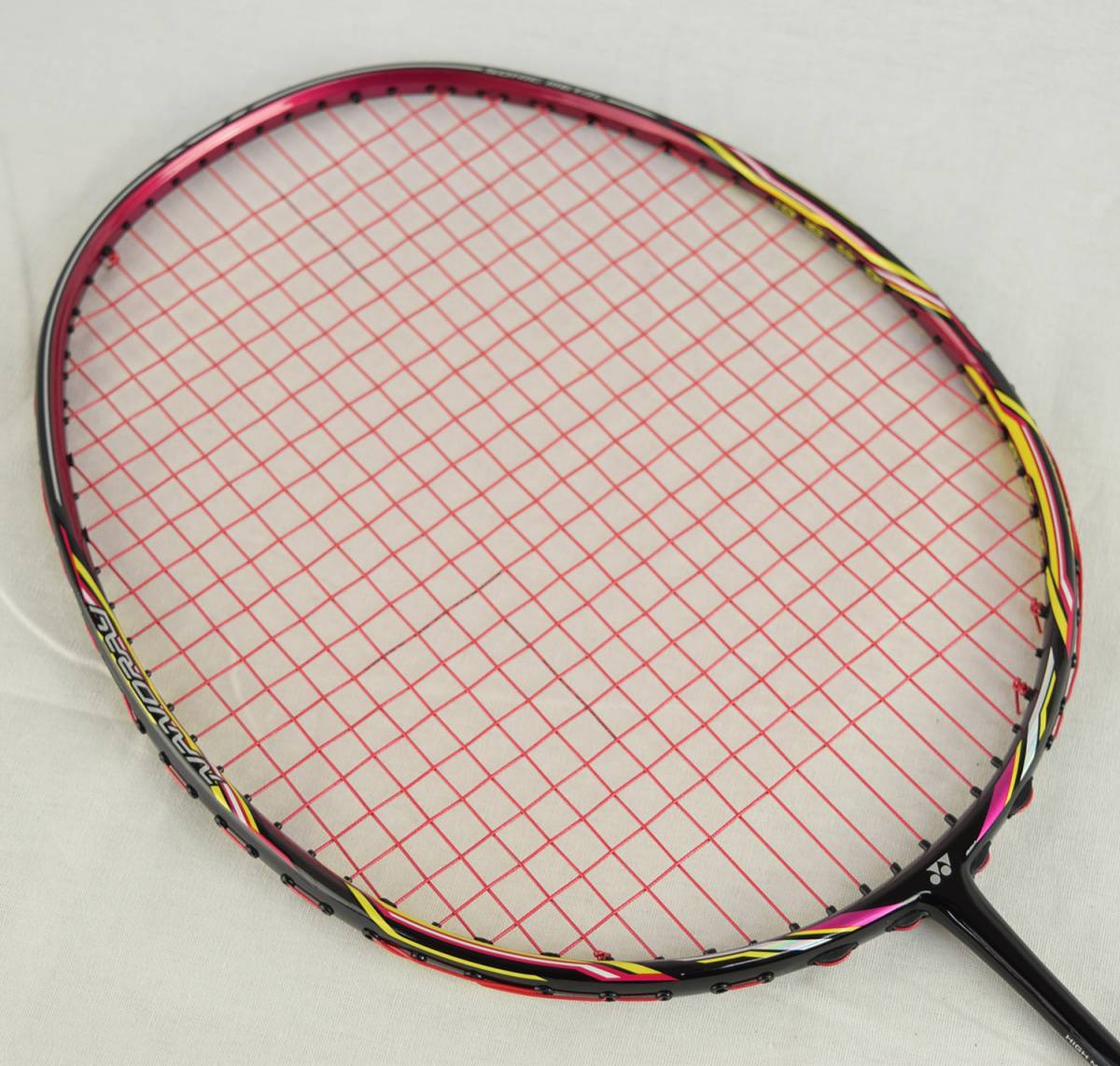 868o Yonex ヨネックス Nanoray 800 4ug5 バドミントンラケット ナノレイ800 ガット Bg65 Titanium Yonex ラケット 売買されたオークション情報 Yahooの商品情報をアーカイブ公開 オークファン Aucfan Com