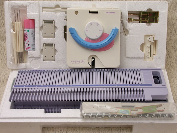 Silver Reed 編み機 あみむめも P S Lk100t 折りたたみコンパクト シルバー精工 編物 売買されたオークション情報 Yahooの商品情報をアーカイブ公開 オークファン Aucfan Com