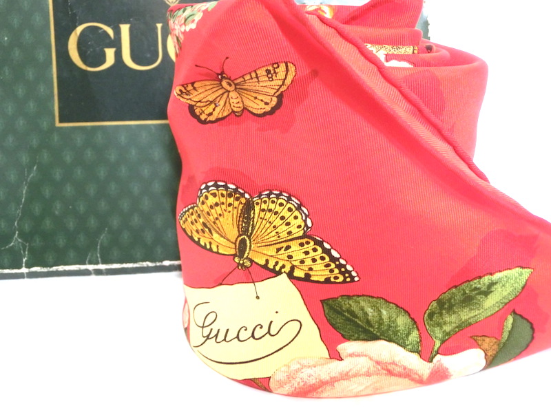 1円 本物保証 Gucci グッチ スカーフ 花柄 レッド系 外箱付き お洒落 小物 ファッションアイテム ブランド B その他 売買されたオークション情報 Yahooの商品情報をアーカイブ公開 オークファン Aucfan Com
