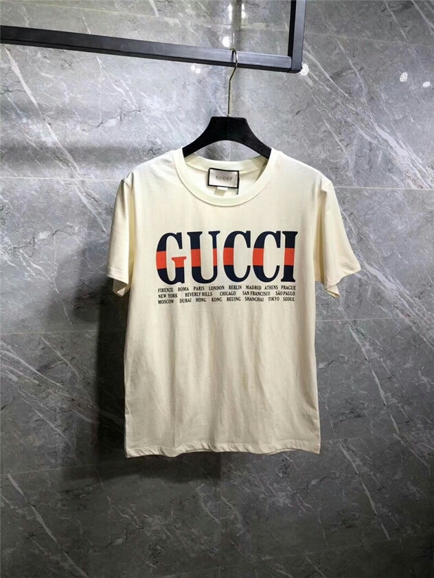 Gucci グッチ ロゴ Tシャツ 半袖 トップス コットン レディースメンズ Mサイズ 文字 ロゴ 売買されたオークション情報 Yahooの商品情報をアーカイブ公開 オークファン Aucfan Com