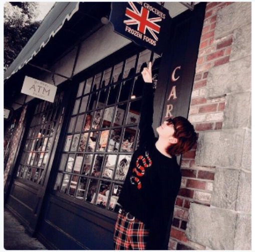 Sekai No Owari 深瀬着 国内正規 Gucci スネーク インターシャ ニット セーター グッチ Xs ネイビー セーター 売買されたオークション情報 Yahooの商品情報をアーカイブ公開 オークファン Aucfan Com