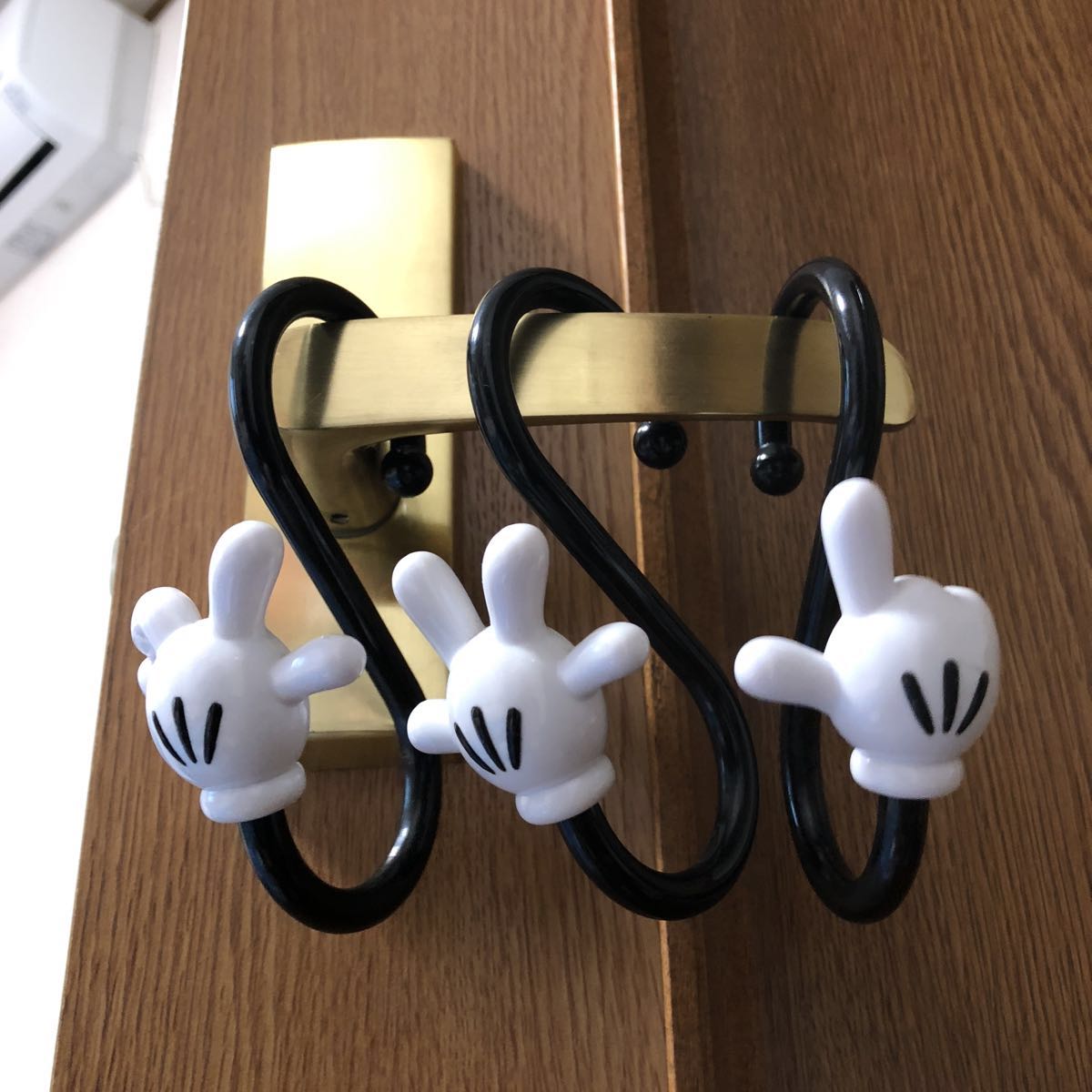 ミッキーマウス S字フック ディズニー 3個セット ミッキーの手 可愛い ディズニー 売買されたオークション情報 Yahooの商品情報をアーカイブ公開 オークファン Aucfan Com