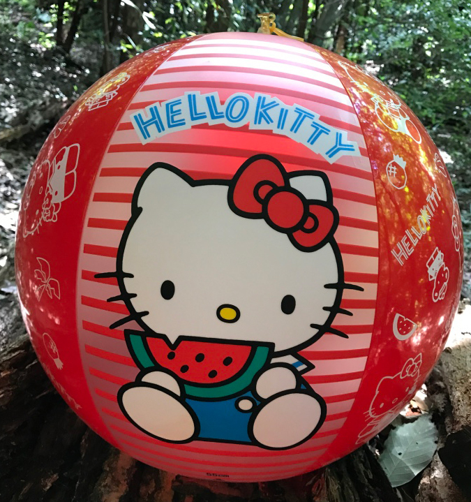 サンリオ18 4 タカラ トロピカルフルーツを持つハローキティーのビーチボール55センチ ビーチボール 売買されたオークション情報 Yahooの商品情報をアーカイブ公開 オークファン Aucfan Com