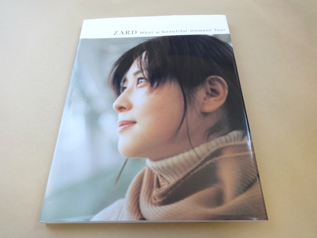 Zard パンフ 写真集 What A Beautiful Moment Tour 04 Zard 売買されたオークション情報 Yahooの商品情報をアーカイブ公開 オークファン Aucfan Com