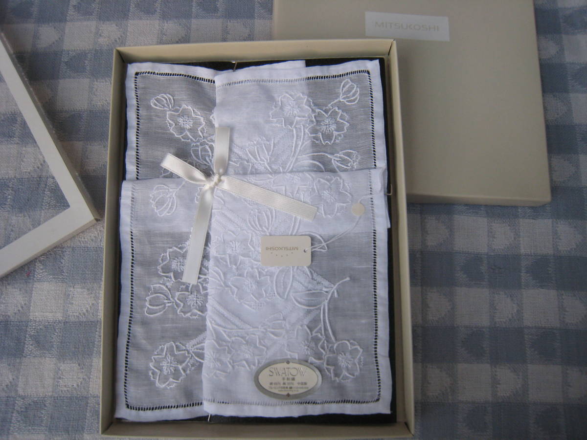 Mitsukoshi 三越のスワトウのハンカチ Swatou 女性用 売買されたオークション情報 Yahooの商品情報をアーカイブ公開 オークファン Aucfan Com