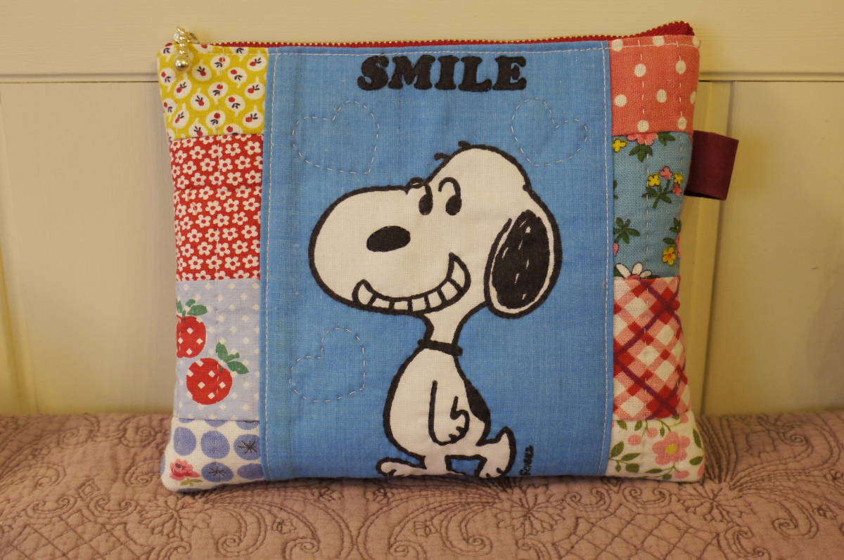 スヌーピーのポーチ パッチワーク キルト ビンテージシーツリメイク フィードサック 女性用 売買されたオークション情報 Yahooの商品情報をアーカイブ公開 オークファン Aucfan Com