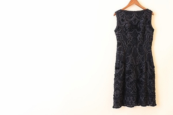 全品1000円スタート Anayi アナイ ラメ入り レース 丸首 ノースリーブ ワンピース ブラック Size 38 ワンピース 売買されたオークション情報 Yahooの商品情報をアーカイブ公開 オークファン Aucfan Com