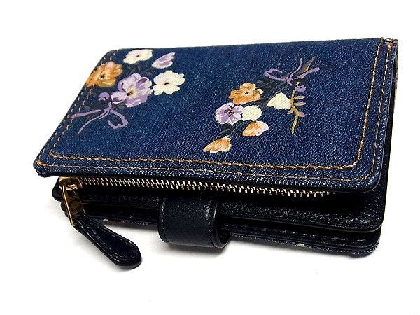 1円 Coach コーチ ロゴ デニム レザー 花柄 二つ折り 財布 ウォレット 小銭入れ 札入れ ブルー系 B5172hs 女性用財布 売買されたオークション情報 Yahooの商品情報をアーカイブ公開 オークファン Aucfan Com