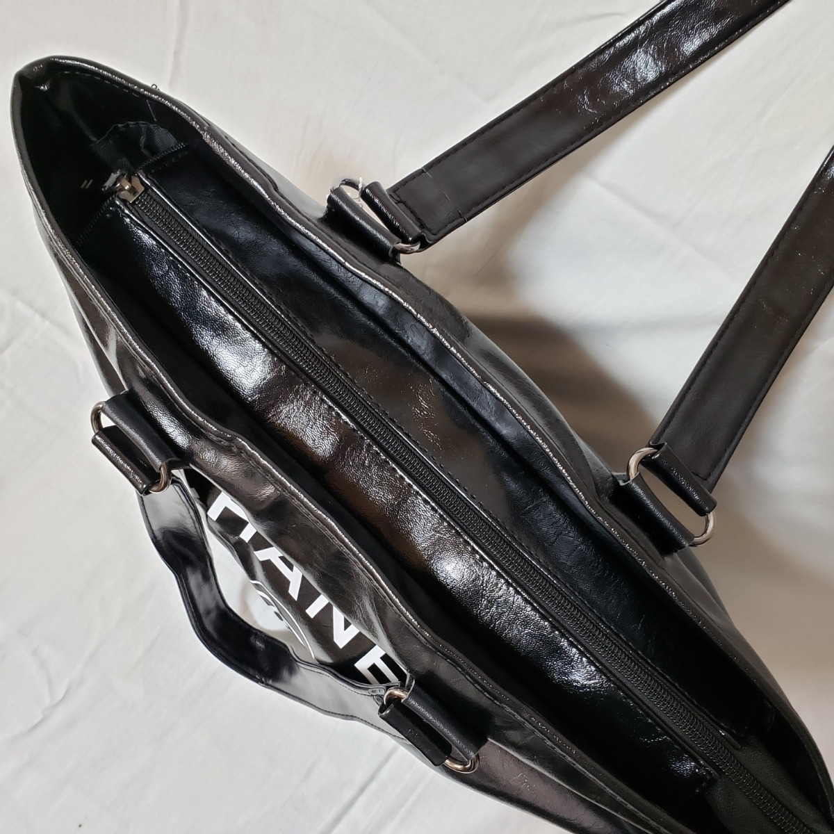 シャネル Chanel ノベルティ エコバッグ トートバック 男女兼用 たっぷり収納サイズ40 27 14 トートバッグ 売買されたオークション情報 Yahooの商品情報をアーカイブ公開 オークファン Aucfan Com