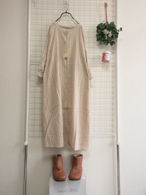 ｓｍ２ 袖刺繍 前開き ワンピース ベージュ 掲載 サマンサモスモス ツハル ワンピース 売買されたオークション情報 Yahooの商品情報をアーカイブ公開 オークファン Aucfan Com