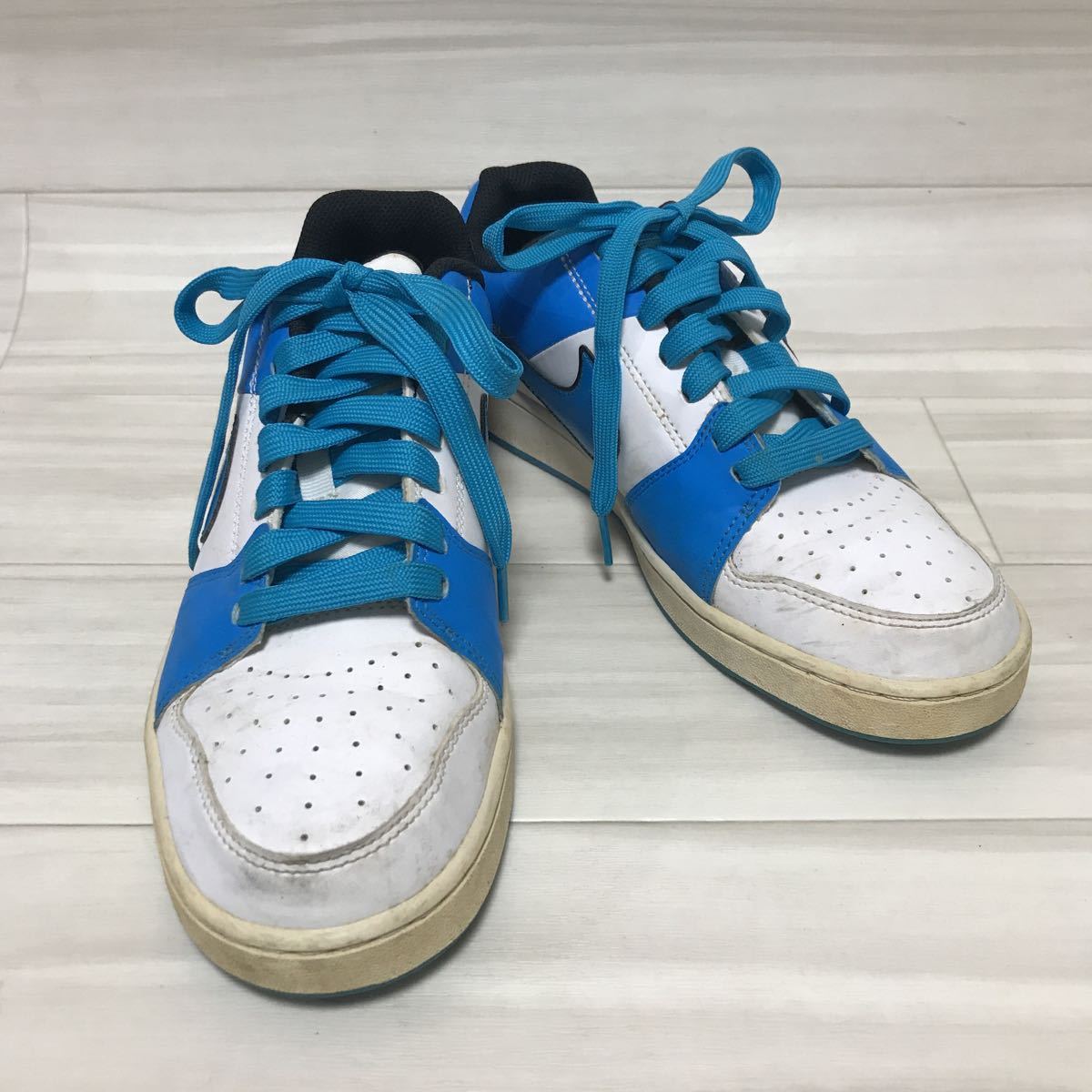 8646 Nike ナイキ メンズスニーカー 白 水色 25 5cm 25 5cm 売買されたオークション情報 Yahooの商品情報をアーカイブ公開 オークファン Aucfan Com