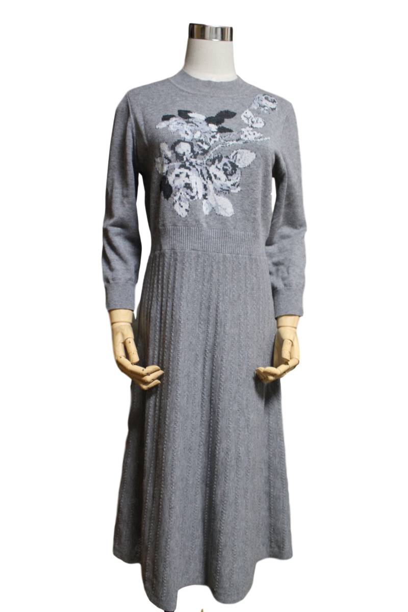 0100 Ris ローラアシュレイ Laura Ashley 花ジャガード柄ニットワンピース グレー 2 ワンピース 売買されたオークション情報 Yahooの商品情報をアーカイブ公開 オークファン Aucfan Com