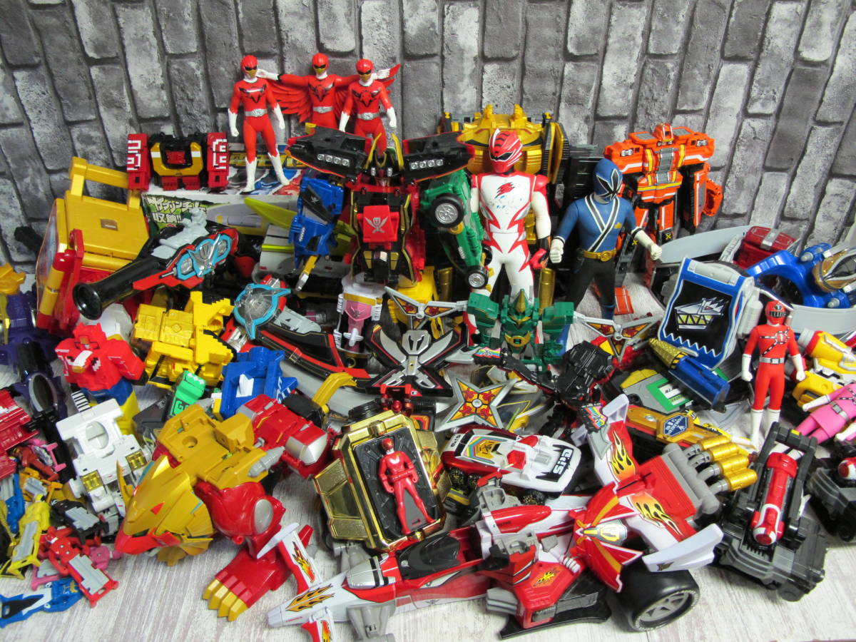 ジャンク スーパー戦隊シリーズ 玩具セット 約14 5 超 なりきり玩具 合体ロボ パーツ等 ゴーカイジャー キョウリュウジャー等 １４０ 戦隊シリーズ 売買されたオークション情報 Yahooの商品情報をアーカイブ公開 オークファン Aucfan Com
