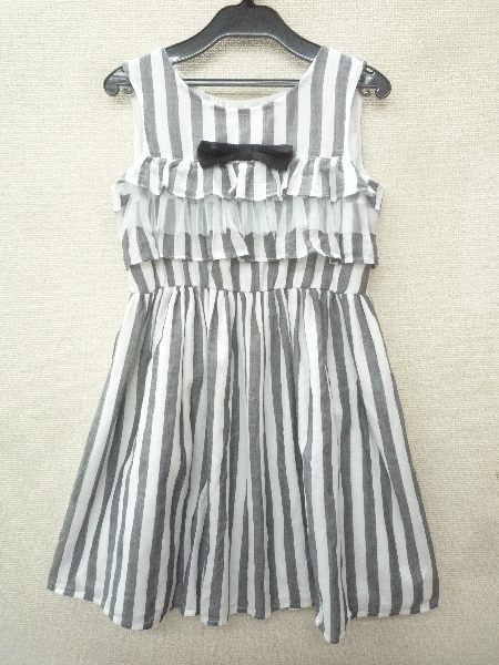 エニィファム Any Fam リボン ストライプワンピース １５０ 150 145 154cm 売買されたオークション情報 Yahooの商品情報をアーカイブ公開 オークファン Aucfan Com