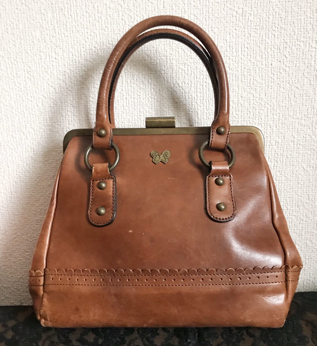 Anna Sui アナスイ バッグ 鞄 カバン ハンドバッグ 革 がま口タイプ かばん バッグ 売買されたオークション情報 Yahooの商品情報をアーカイブ公開 オークファン Aucfan Com