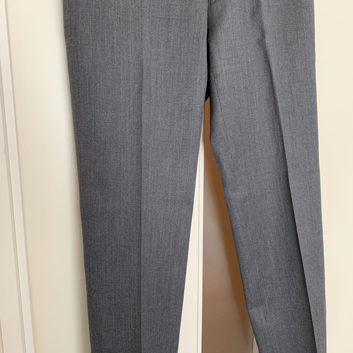 スーツカンパニー The Suit Company スラックス パンツ グレー 灰 春夏向き 毛 ウールsサイズ Sサイズ 売買されたオークション情報 Yahooの商品情報をアーカイブ公開 オークファン Aucfan Com