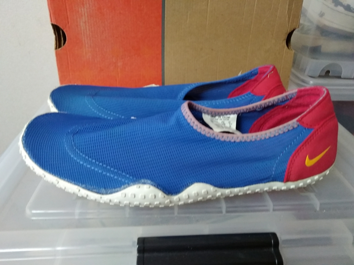 nike aqua sock classic