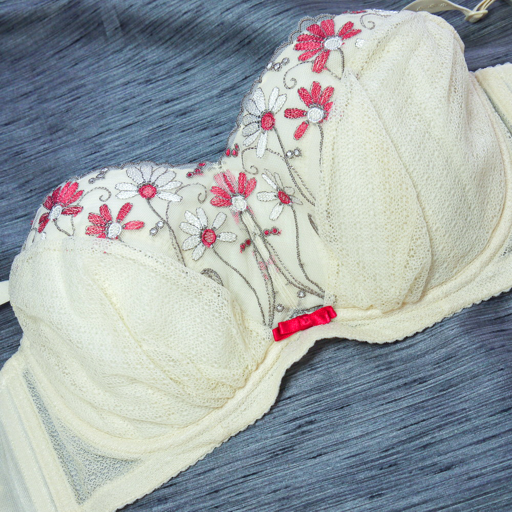 100円セール 春川物販5178 爆乳f75 98 超ビッグ トリンプ ミークローゼット 清楚クリーム お花刺繍 お嬢様デカブラ タンス整理eco Eカップ以上 売買されたオークション情報 Yahooの商品情報をアーカイブ公開 オークファン Aucfan Com