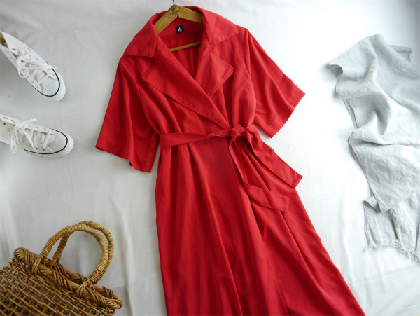 メルロー Merlot 夏に着たい ぱっと着映える さらりとキレイ見え カシュクール ワンピース 赤 Mサイズ 売買されたオークション情報 Yahooの商品情報をアーカイブ公開 オークファン Aucfan Com