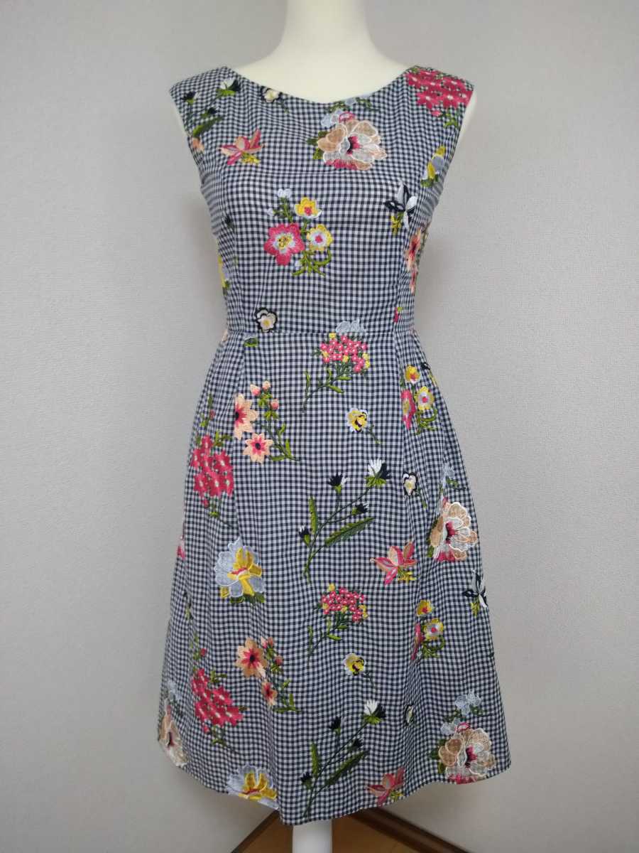 トッカ Tocca 刺繍ワンピース サイズ0 トッカ 売買されたオークション情報 Yahooの商品情報をアーカイブ公開 オークファン Aucfan Com