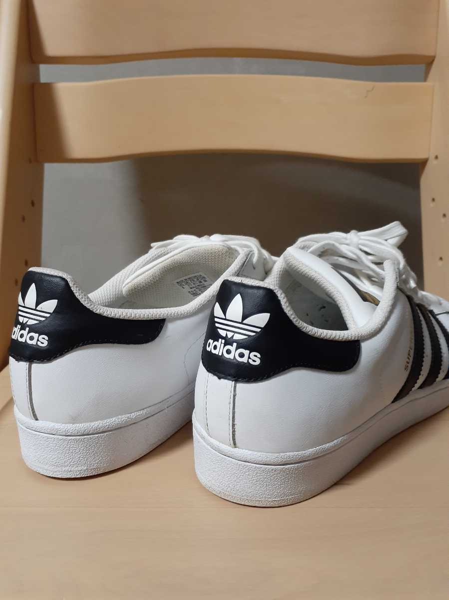 アディダス スーパースター 26cm 白 黒 金ベロ Adidas Super Star Us8 26 0cm 売買されたオークション情報 Yahooの商品情報をアーカイブ公開 オークファン Aucfan Com