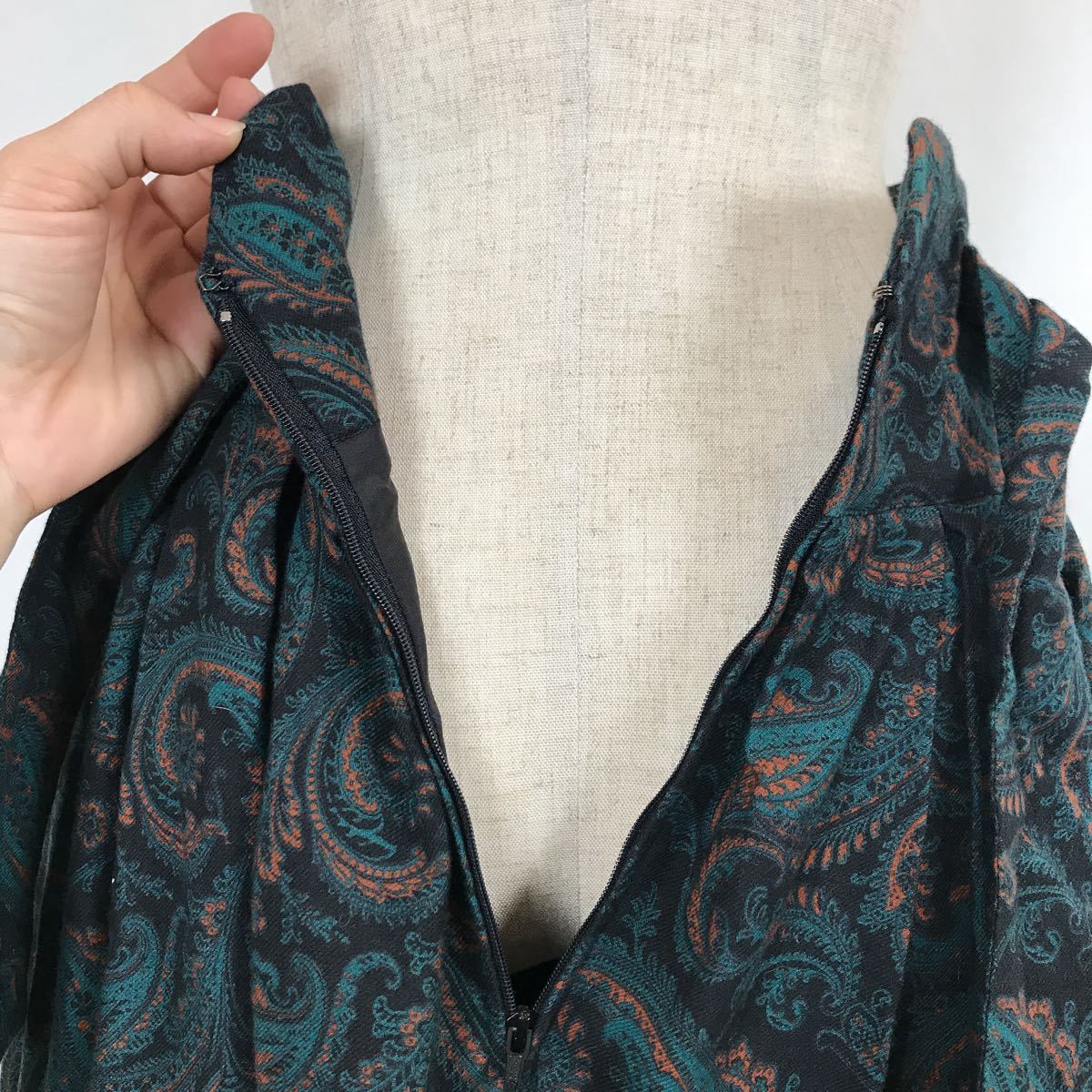 N50 2 11 Laura Ashley ローラアシュレイ フレアースカート ロングスカート ペイズリー柄 レディース 7a ミドリ スカート グリーン系 スカート 売買されたオークション情報 Yahooの商品情報をアーカイブ公開 オークファン Aucfan Com