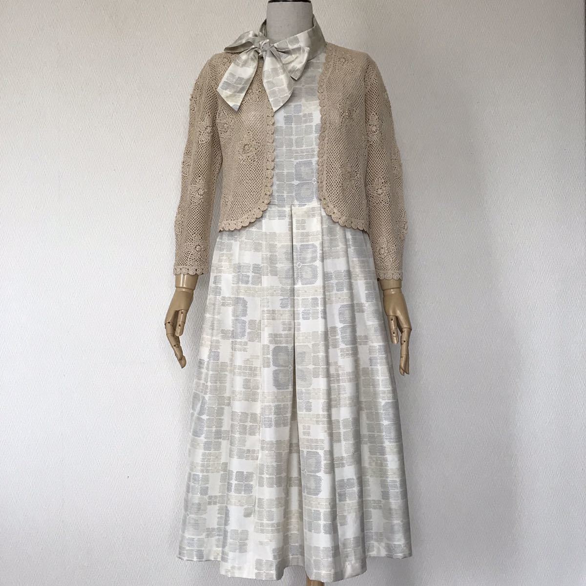 着物リメイク大島紬 ワンピースとボレロ風ジャケットのセットアップ 大島紬 売買されたオークション情報 Yahooの商品情報をアーカイブ公開 オークファン Aucfan Com