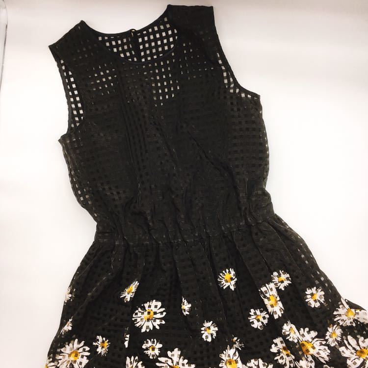 リリーブラウン Lily Brown 花柄シースルーギンガムチェックワンピース オールインワン ブラック フリーサイズ 服 Mサイズ 売買されたオークション情報 Yahooの商品情報をアーカイブ公開 オークファン Aucfan Com