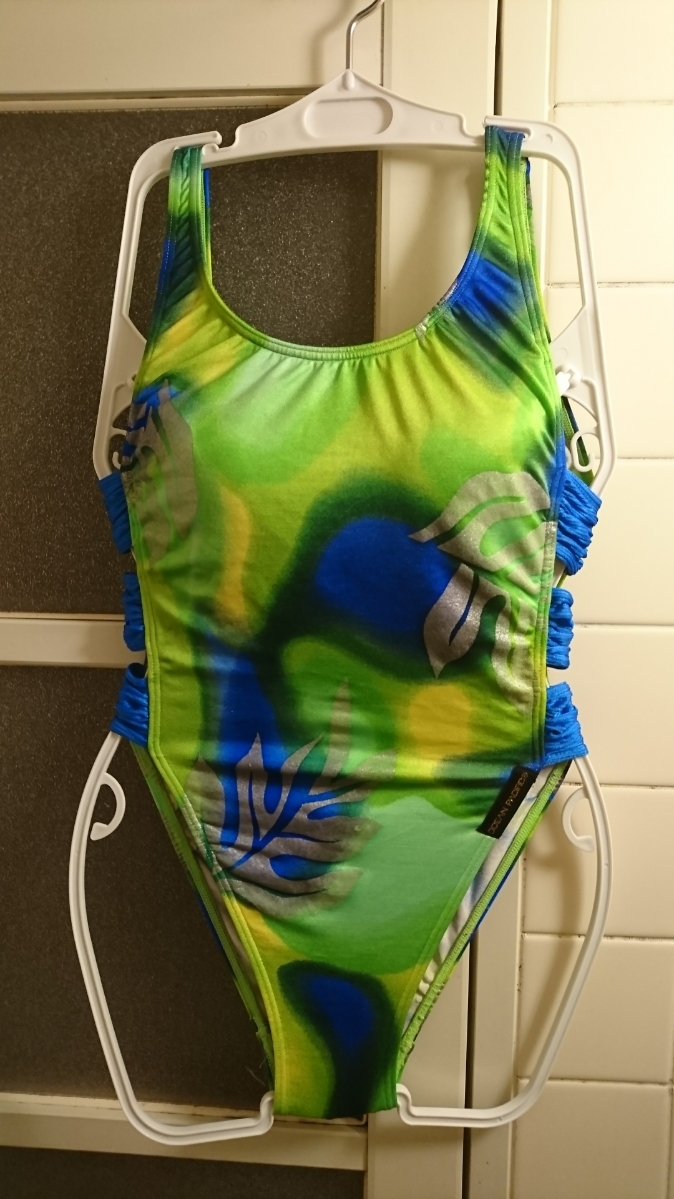 Ocean Pacific サイドオープンハイレグワンピース水着 グリーン ブルー イエロー 9m Mサイズ 売買されたオークション情報 Yahooの商品情報をアーカイブ公開 オークファン Aucfan Com