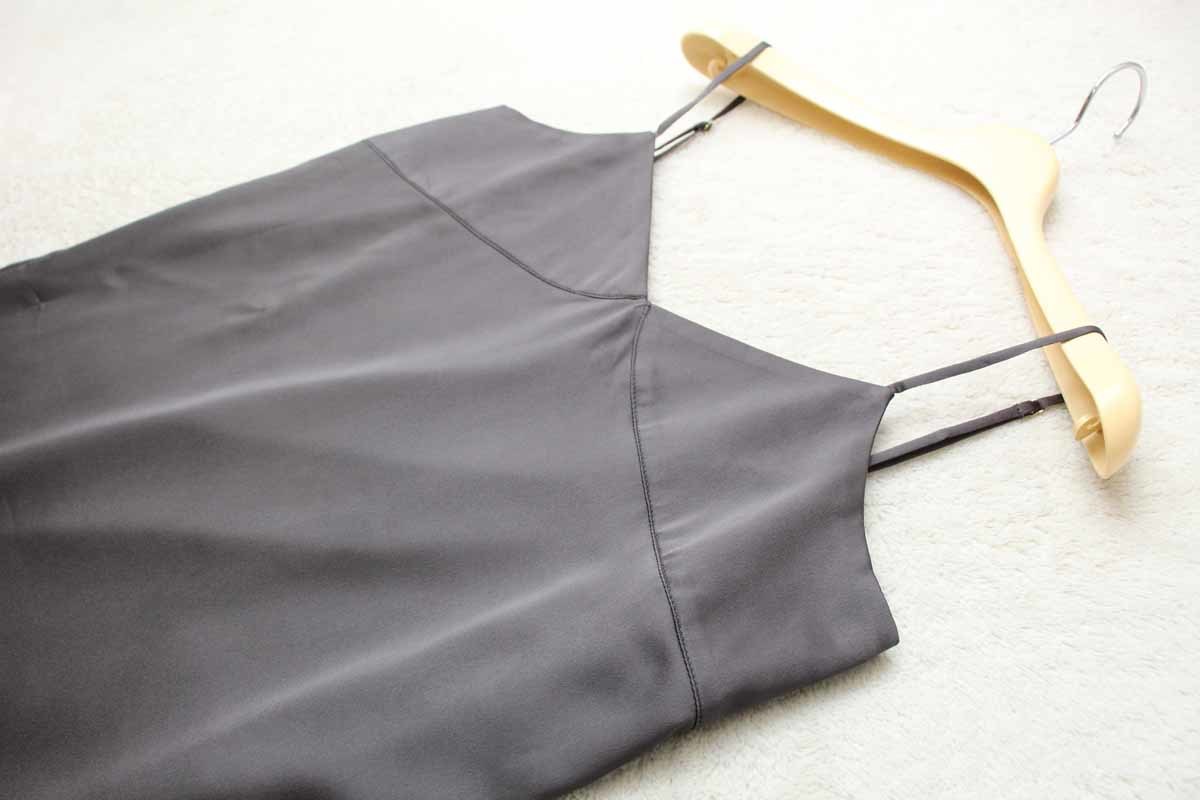 7 453 右サイドスリットキャミワンピース チャコールグレー Mサイズ 売買されたオークション情報 Yahooの商品情報をアーカイブ公開 オークファン Aucfan Com