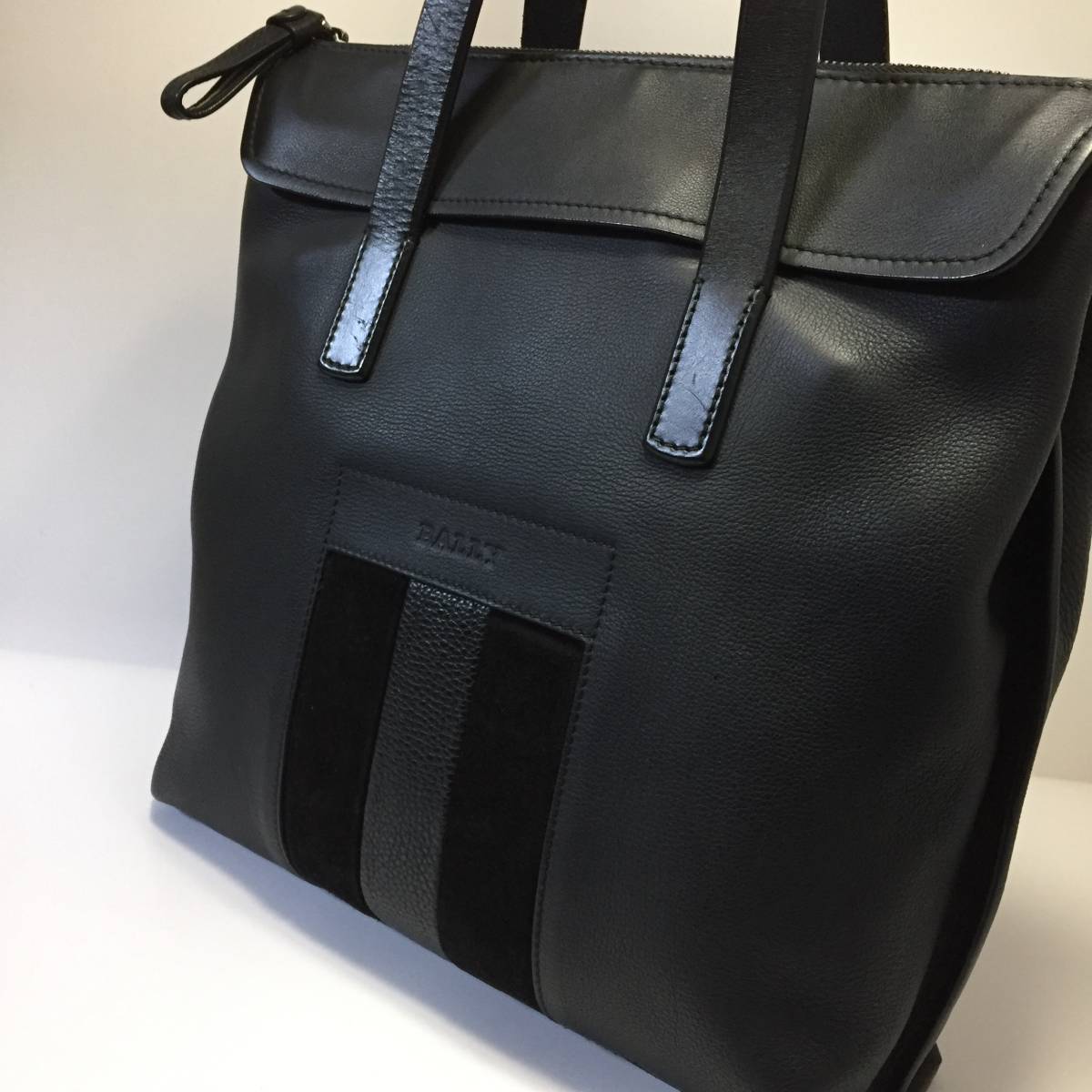 Bally バリー メンズ レザー トートバッグ 黒 かばん バッグ 売買されたオークション情報 Yahooの商品情報をアーカイブ公開 オークファン Aucfan Com