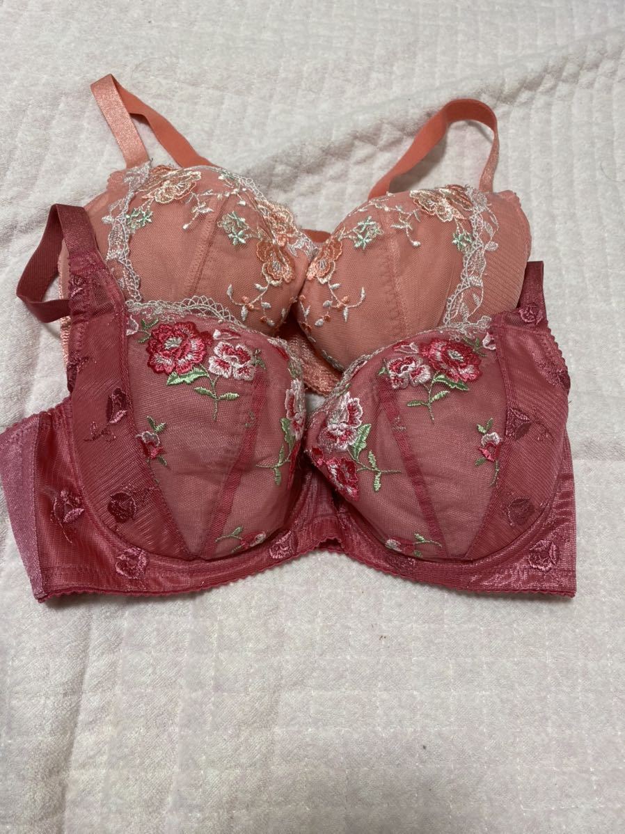 ワコールwacoalブラジャーｆ70サイズ2個トリンプ 70 売買されたオークション情報 Yahooの商品情報をアーカイブ公開 オークファン Aucfan Com