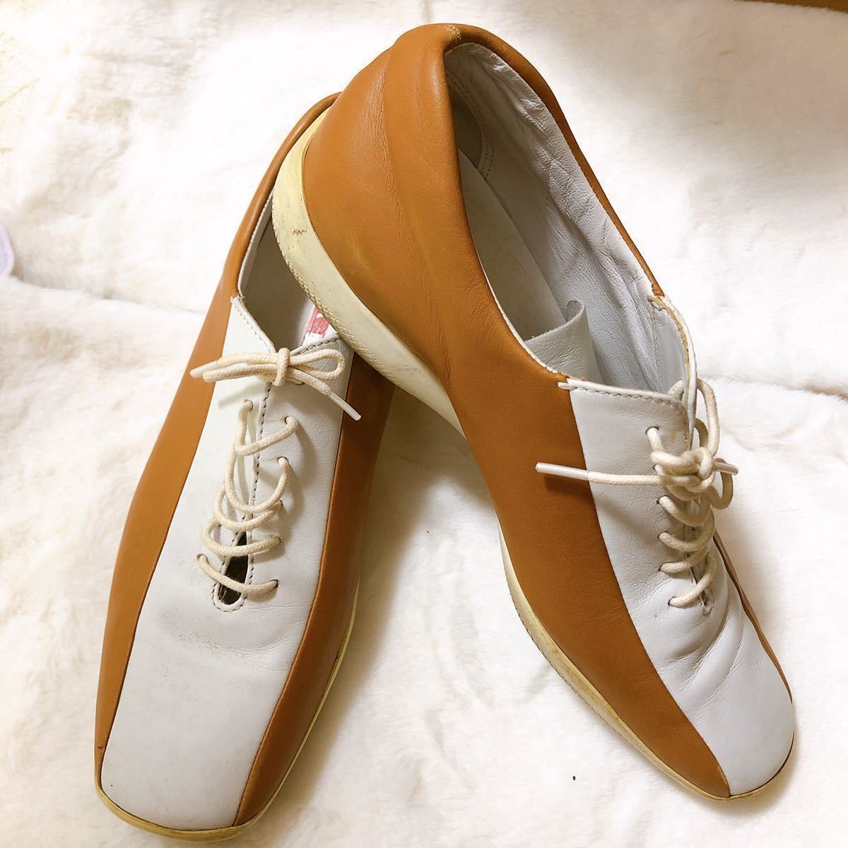 Prada プラダ 靴 シューズ 茶色 白 ぷらだ サイズ36 5 23 5cm Mh 女性用 売買されたオークション情報 Yahooの商品情報をアーカイブ公開 オークファン Aucfan Com
