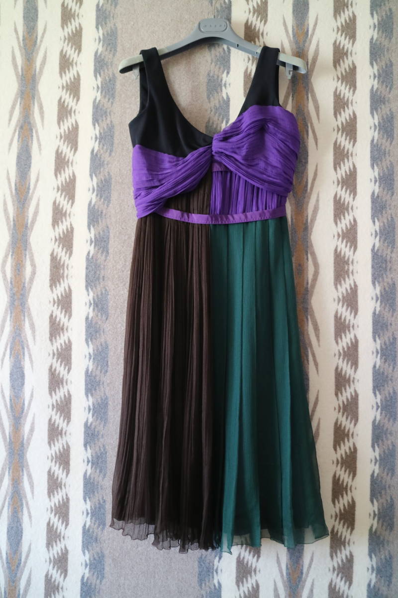 Pradaプラダ 妖艶なシルクシフォンの妖精ドレス ワンピース ロング 売買されたオークション情報 Yahooの商品情報をアーカイブ公開 オークファン Aucfan Com