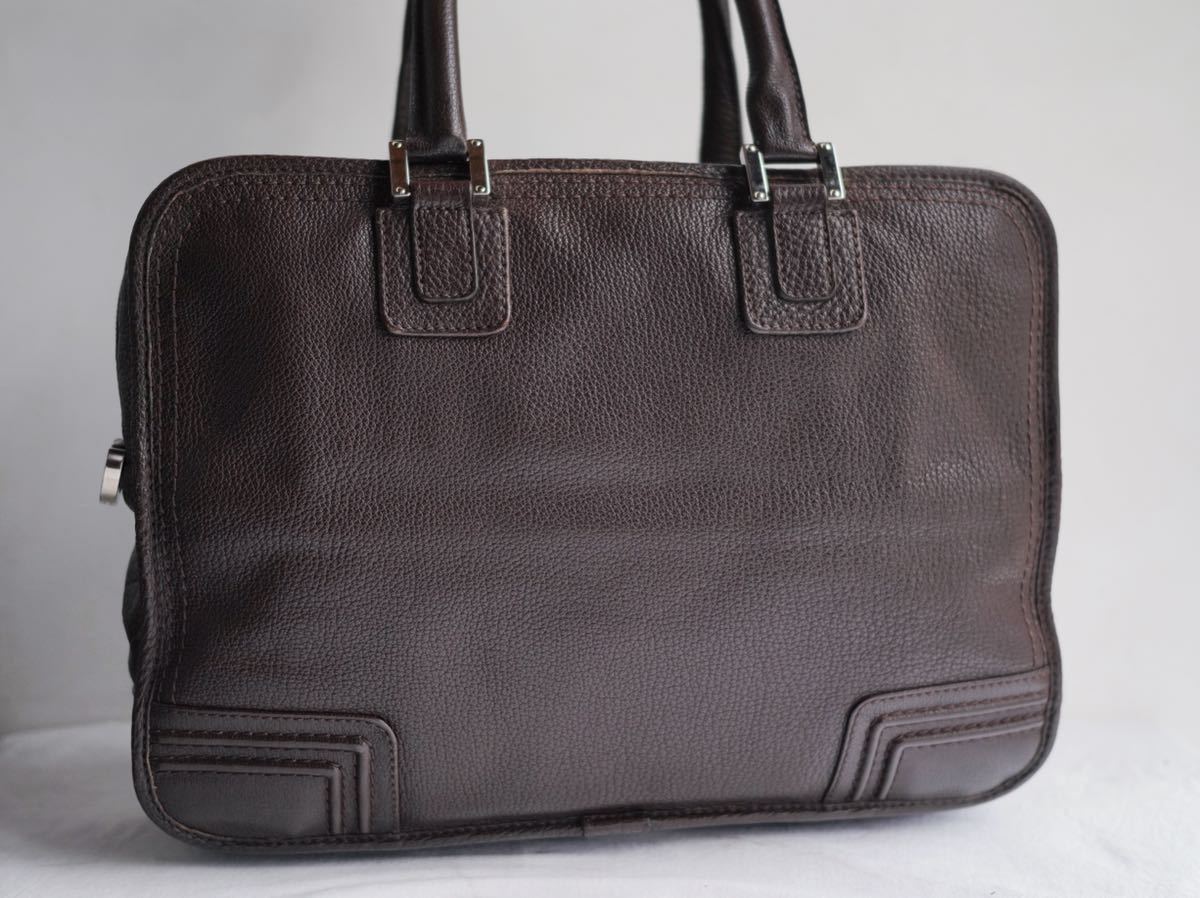 品級 ロエベ Loewe B4収納 Pc収納 トートバッグ バッグ ビジネスバッグ 茶 ダークブラウン レザー メンズバッグ アナグラム アマソナ かばん バッグ 売買されたオークション情報 Yahooの商品情報をアーカイブ公開 オークファン Aucfan Com