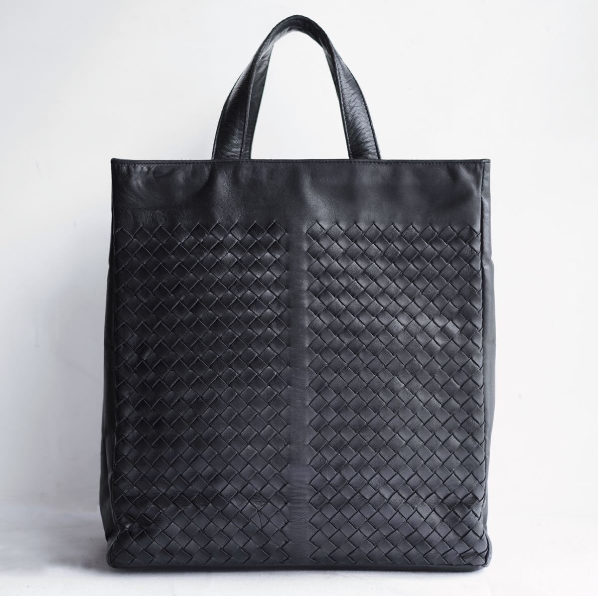 収納 ボッテガヴェネタ Bottega Veneta トートバッグ バッグ 黒 ブラック ワンショルダー メンズバッグ 45万 イントレチャート かばん バッグ 売買されたオークション情報 Yahooの商品情報をアーカイブ公開 オークファン Aucfan Com