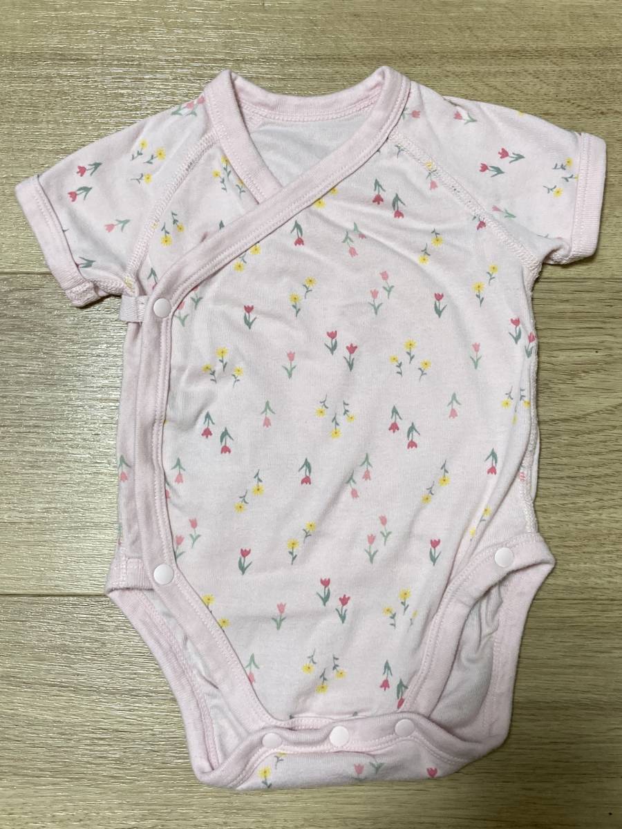 ユニクロ 花柄と無地 ボディスーツ 2枚組 前開き60 60 64cm 以下 売買されたオークション情報 Yahooの商品情報をアーカイブ公開 オークファン Aucfan Com