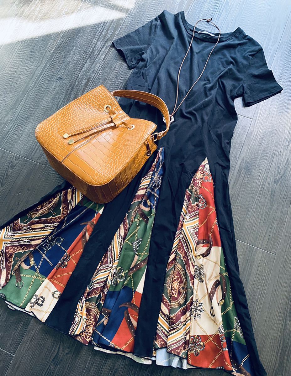 Zara ザラ 大人可愛い 異素材 切替スカーフ柄 ワンピース Tシャツワンピ フレアー 黒 Sサイズ Yz ワンピース 売買されたオークション情報 Yahooの商品情報をアーカイブ公開 オークファン Aucfan Com