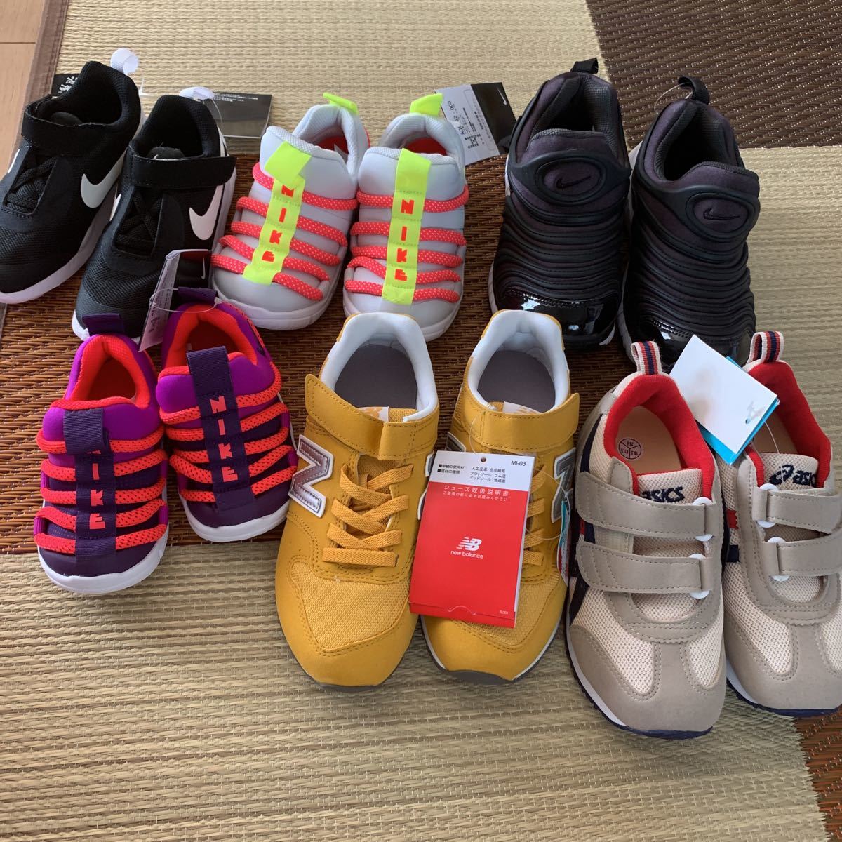 Nike ニューバランス アシックススニーカーサイズ13センチからセンチま 6足セット 13cm 売買されたオークション情報 Yahooの商品情報をアーカイブ公開 オークファン Aucfan Com