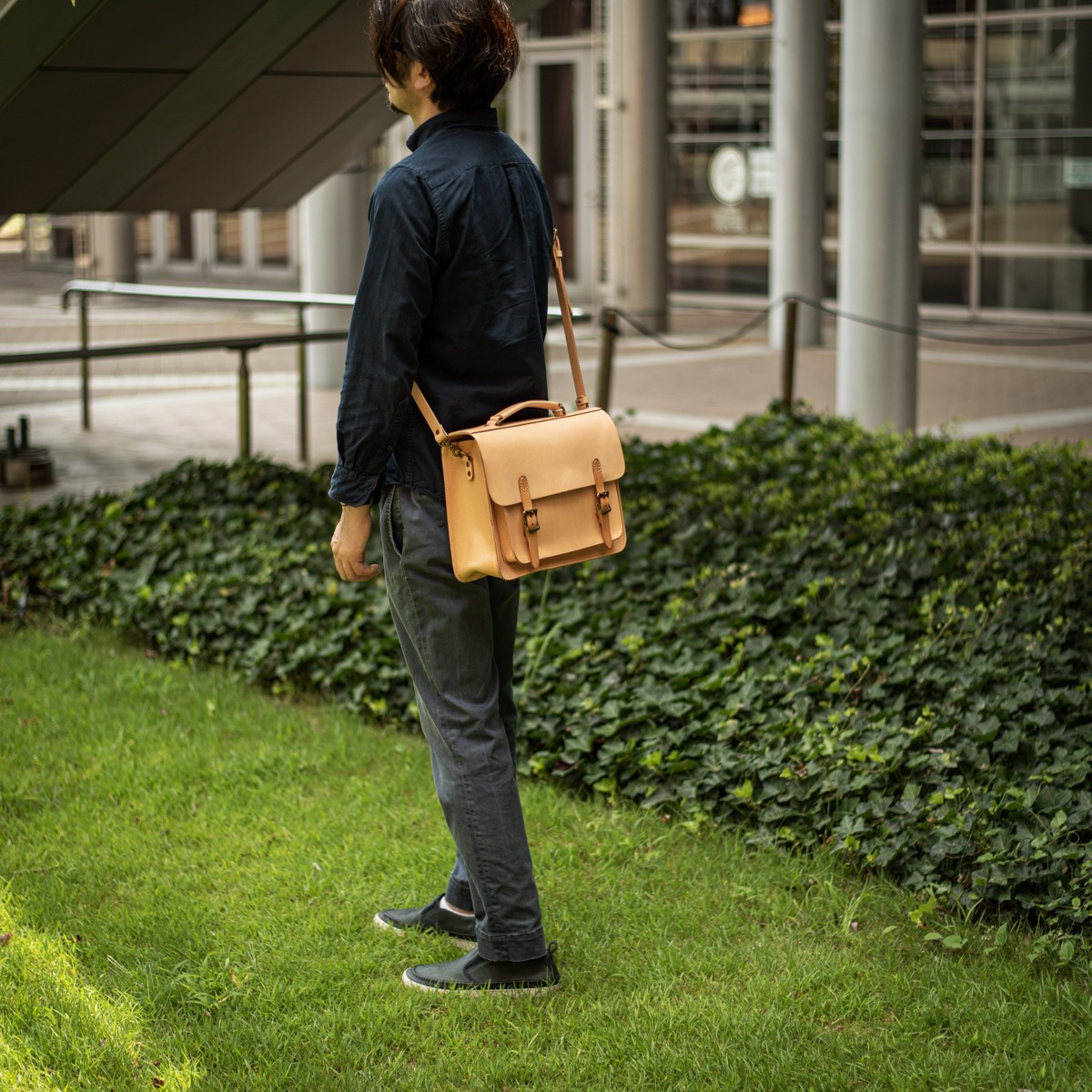 メンズ サイズ バッグ ショルダーバッグ ハンドメイド 革 本革 斜めがけ レザー 2way ヌメ革 男性 1円 一円 生成り ショルダーバッグ 売買されたオークション情報 Yahooの商品情報をアーカイブ公開 オークファン Aucfan Com