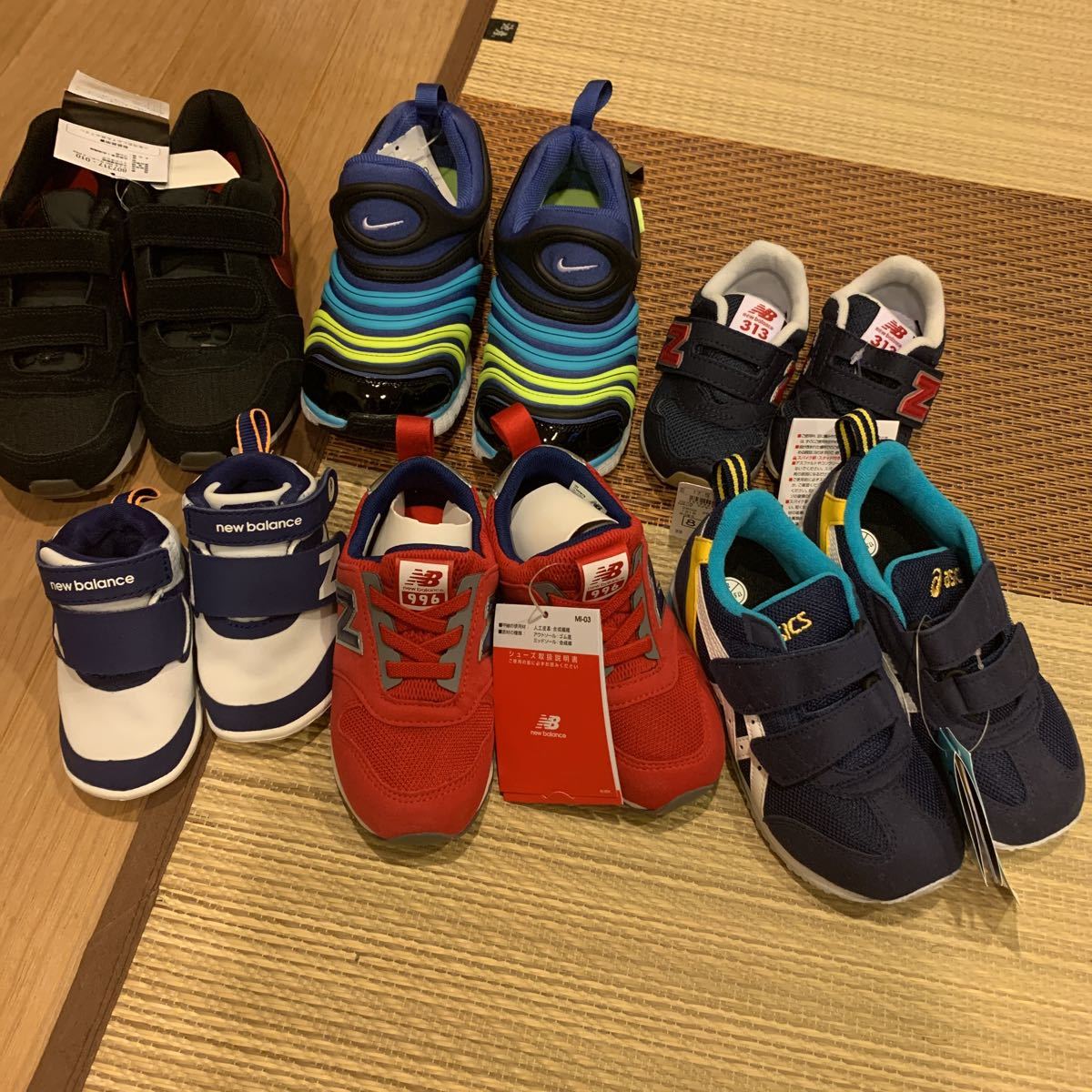 Nike ニューバランス Asics スニーカー6足セットサイズ11センチから21センチ 12cm 売買されたオークション情報 Yahooの商品情報をアーカイブ公開 オークファン Aucfan Com
