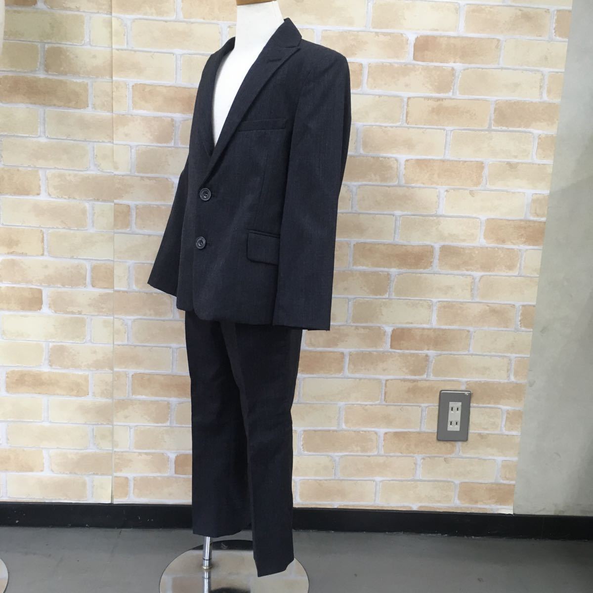 Sh 22 0328 コムサ キッズ 男の子 1 130 スーツ フォーマルスーツ グレー ブレザー パンツ 入学式 発表会 長袖 長ズボン ジャケット 130 125 134cm 売買されたオークション情報 Yahooの商品情報をアーカイブ公開 オークファン Aucfan Com