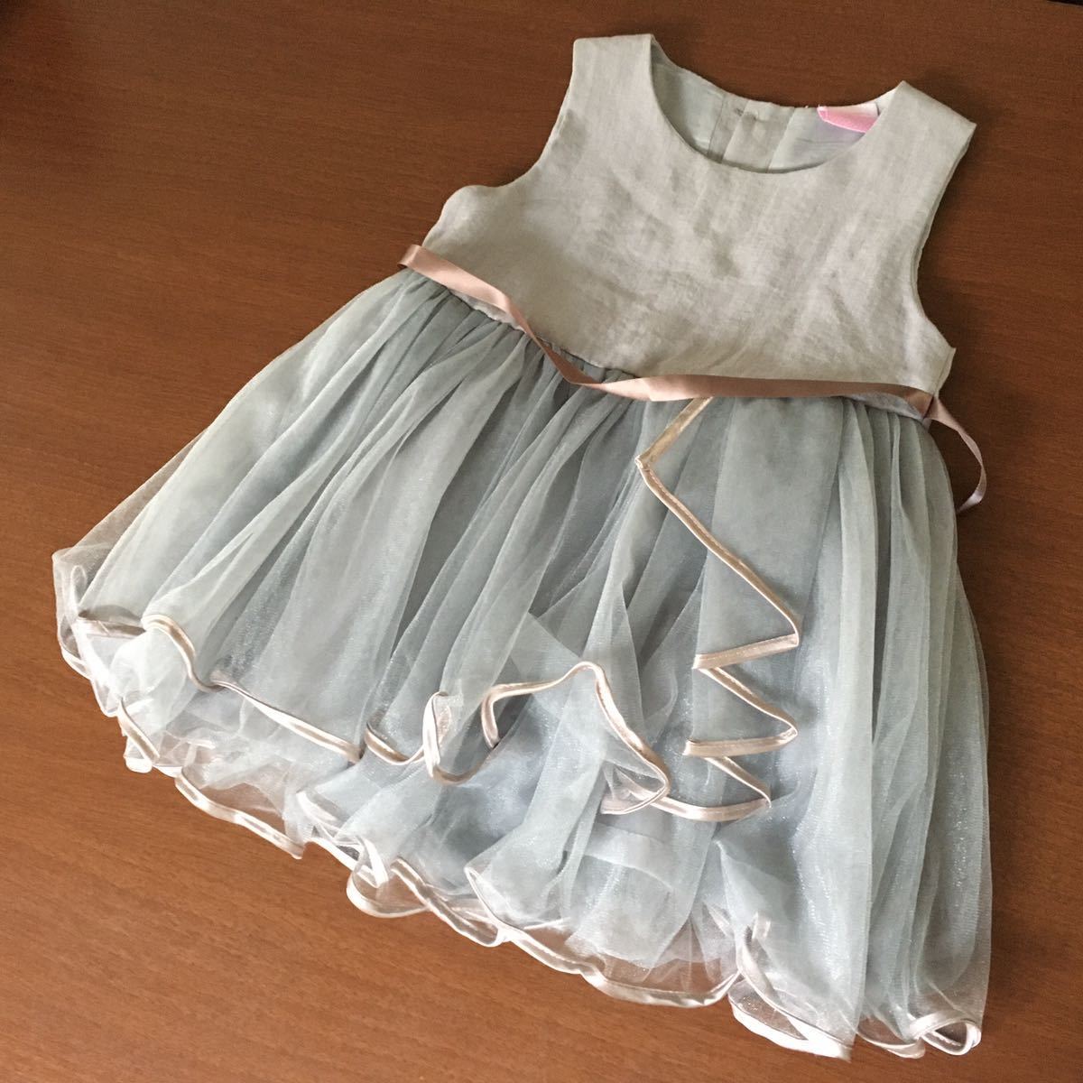 匿名配送210円 ふんわり ドレス 3t 90cm程度 ライトグレー 発表会 結婚式 七五三 女の子 ワンピース ハロウィン 衣装 仮装 妖精 90 85 94cm 売買されたオークション情報 Yahooの商品情報をアーカイブ公開 オークファン Aucfan Com