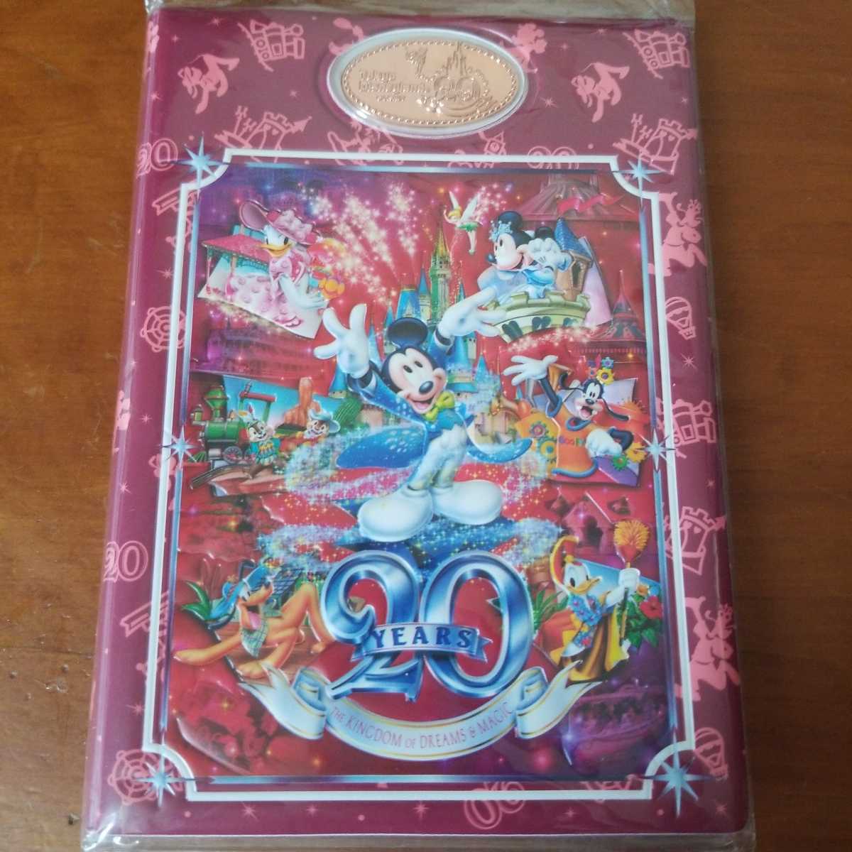 最終出品 大量 ディズニー 周年スーベニアメダルブック スーベニアメダル 26枚セット レア商品 ディズニー 売買されたオークション情報 Yahooの商品情報をアーカイブ公開 オークファン Aucfan Com