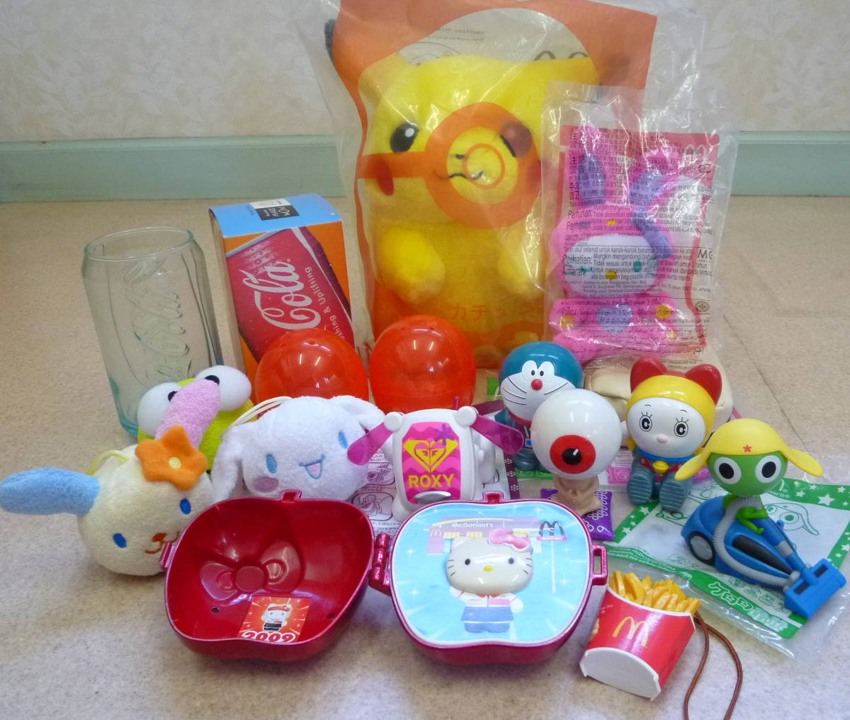 １５ マクドナルド ハッピーセット おもちゃ各種12個 コークグラス ハローキティ ピカチュウ ドラえもん等 マクドナルド 売買されたオークション情報 Yahooの商品情報をアーカイブ公開 オークファン Aucfan Com